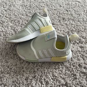 Toddler sneakers